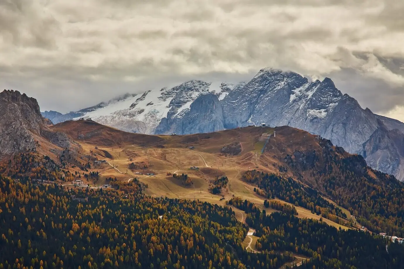Schöner Panoramablick auf die italienischen Dolomiten.